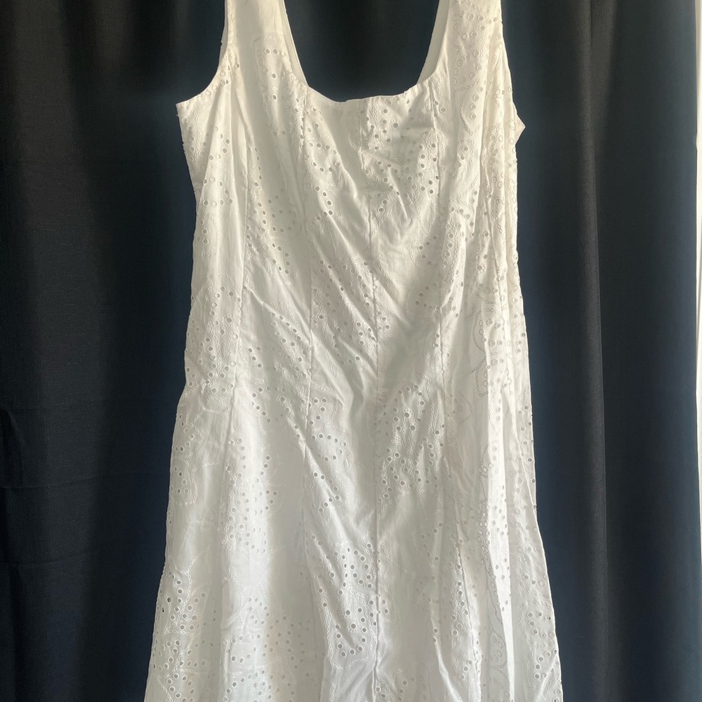 White Sleeveless Dress
